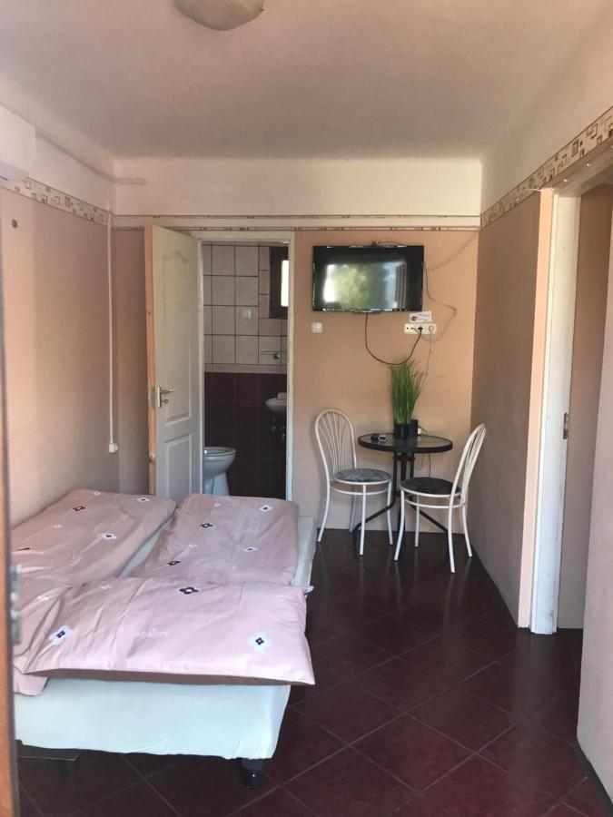 Edu Apartman Hajdúszoboszló Esterno foto