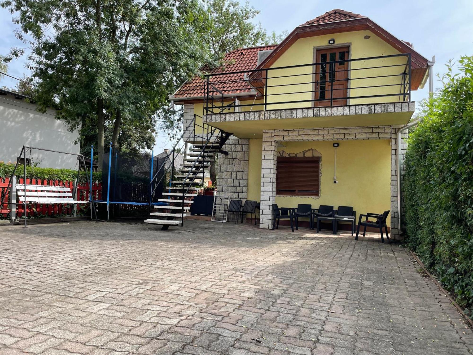 Edu Apartman Hajdúszoboszló Esterno foto